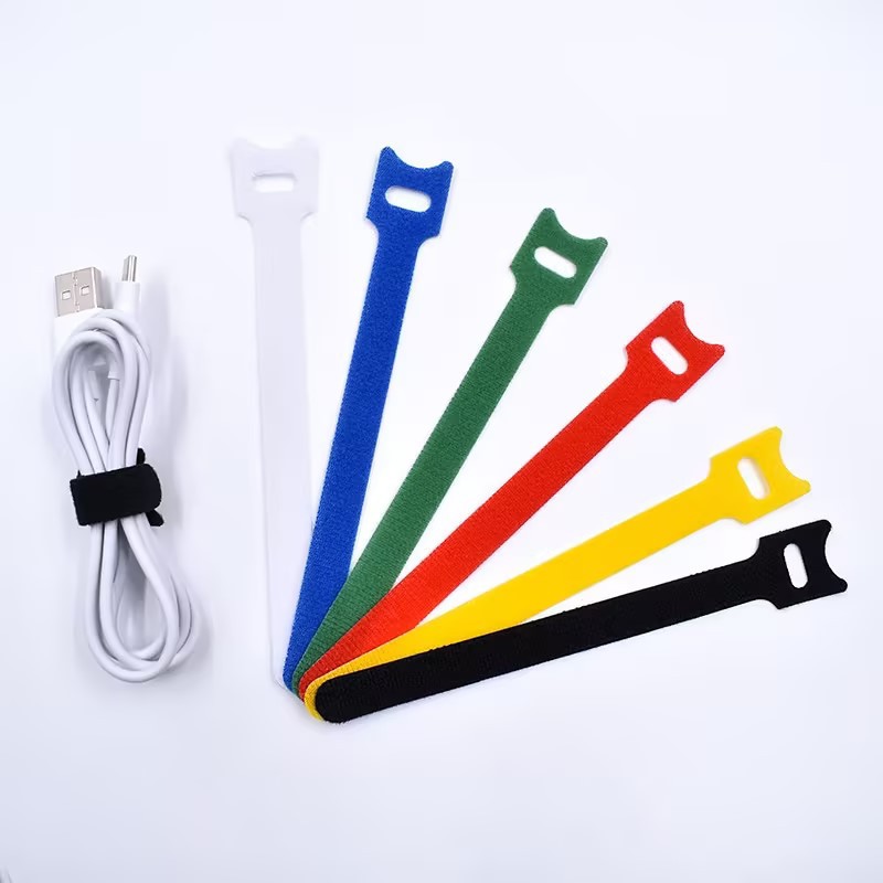 Attaches de cordon auto-adhési - Cable Velcro Strap avis et prix