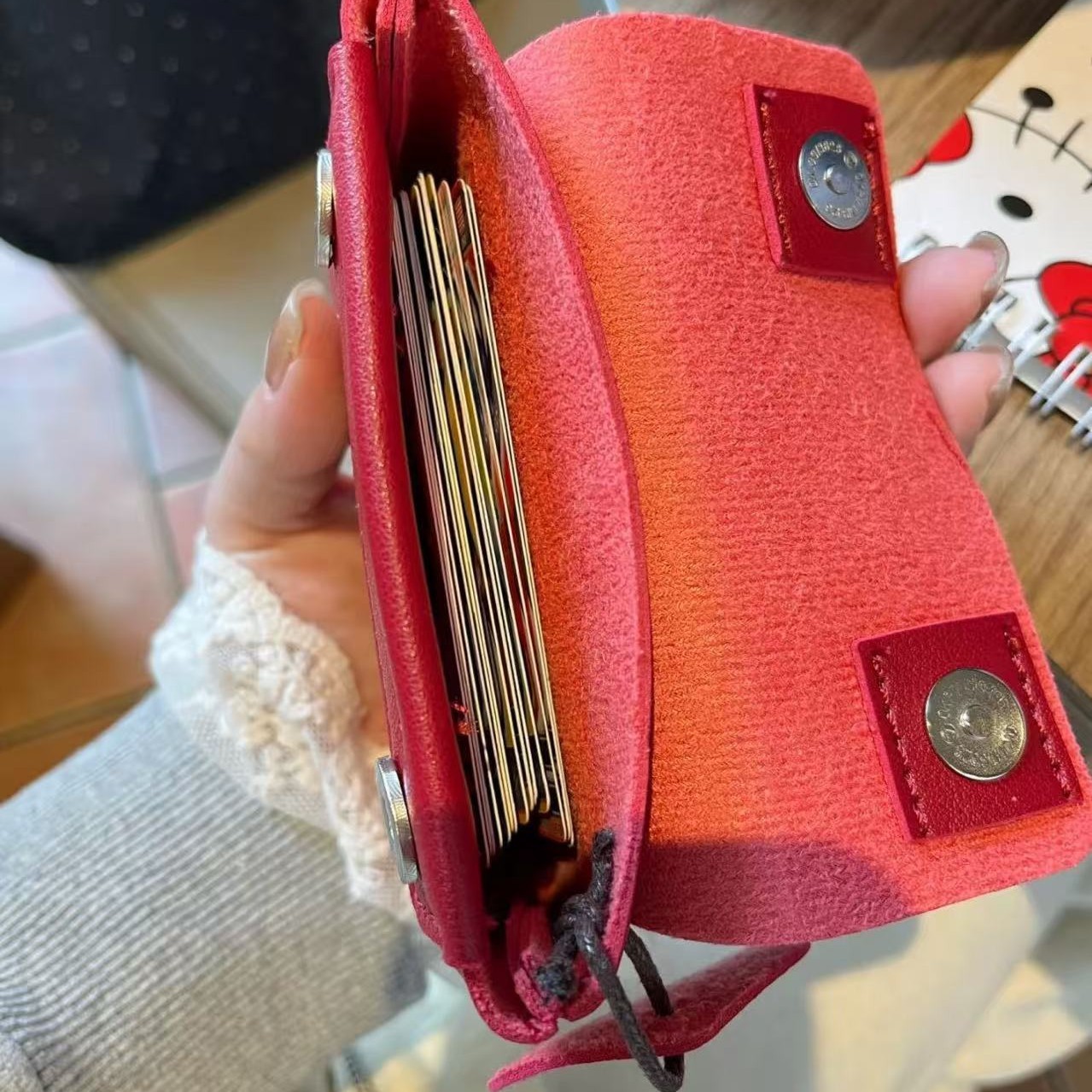 Porte-monnaie en cuir rouge He - Headphone Hook Under avis et prix