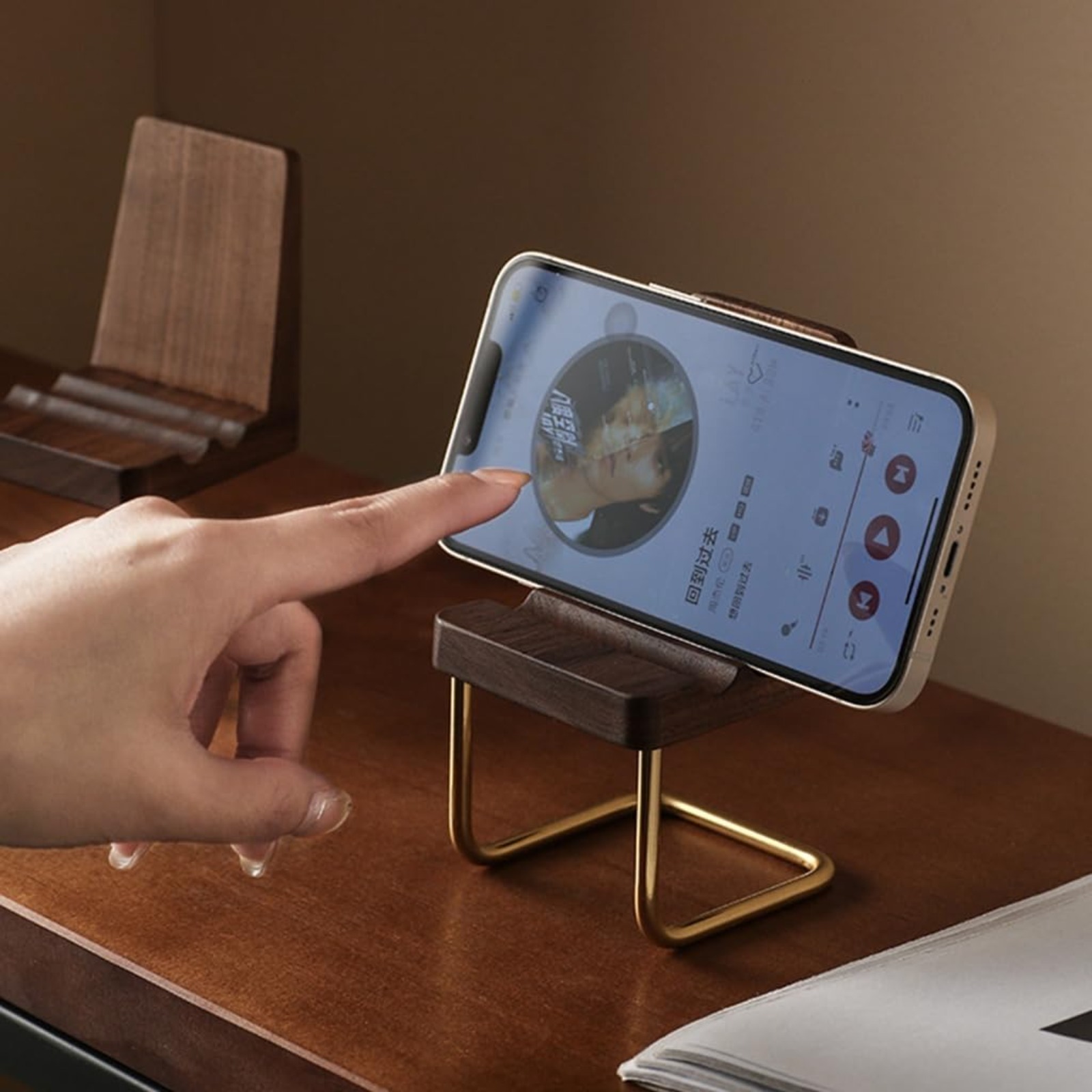 Support de téléphone en bois d - Desk Setup Natural avis et prix