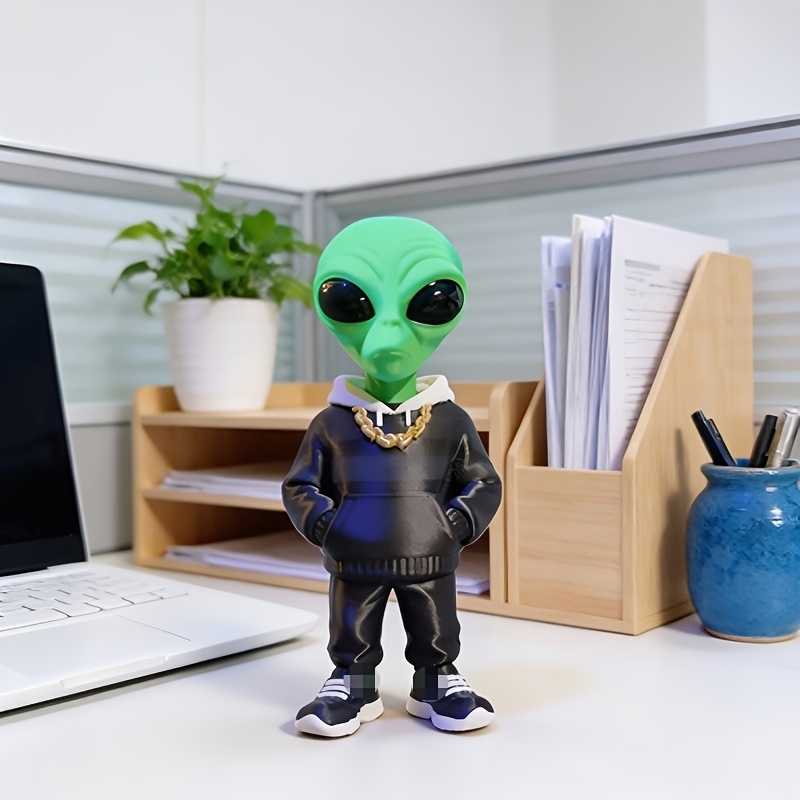 1 figurine d'alien verte avec  - Desk Setup Home avis et prix